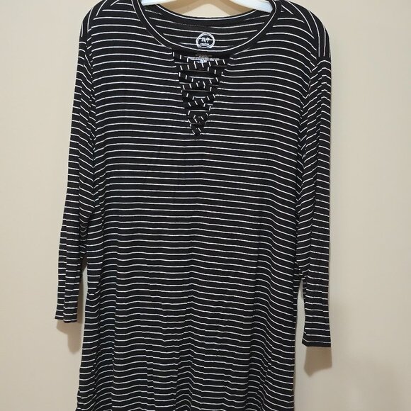 Women's 24/7 Tunic by Maurices, XXL Barely worn - Picture 1 of 3